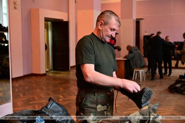 Вспомнить службу и познать армейскую науку: в Кричевском районе проходят сборы
