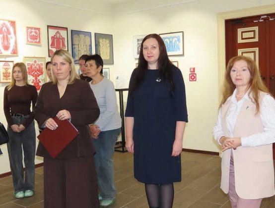 В Климовичском районном краеведческом музее открылась выставка «Ажурное волшебство вытинанки»