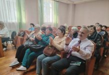Праздник мудрости и добра: в Кричевском РЦСОН прошел праздничный концерт
