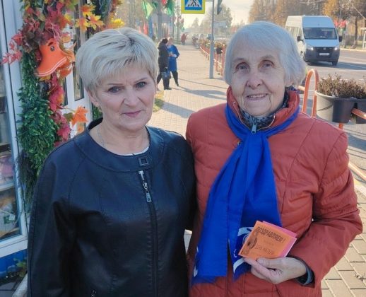 Кричевские волонтеры «серебряного» возраста провели акцию ко Дню матери