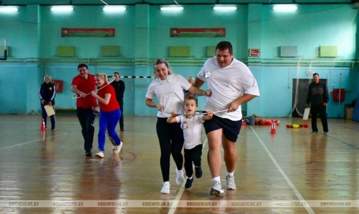 В Кричеве прошел спортивный праздник «Здоровые родители, здоровая семья»