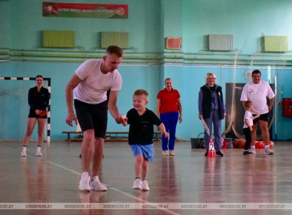 В Кричеве прошел спортивный праздник «Здоровые родители, здоровая семья»