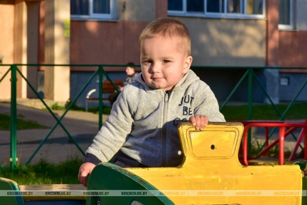 Кричевляне встречают Всемирный день улыбки